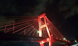 Jembatan Soekarno Manado